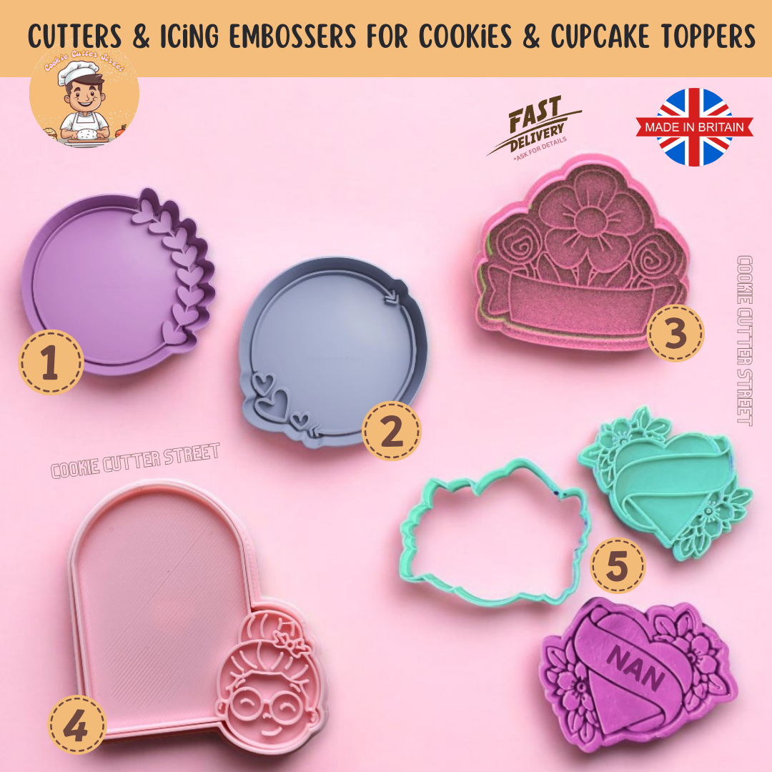 Set of 5 Mother’s Day plaque cookie cutters in elegant frame shapes, perfect for adding personalised messages using stamps, embossers, or icing. Ideal for gifting to mums, grandmas, and loved ones