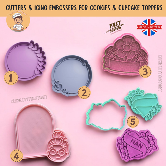 Set of 5 Mother’s Day plaque cookie cutters in elegant frame shapes, perfect for adding personalised messages using stamps, embossers, or icing. Ideal for gifting to mums, grandmas, and loved ones